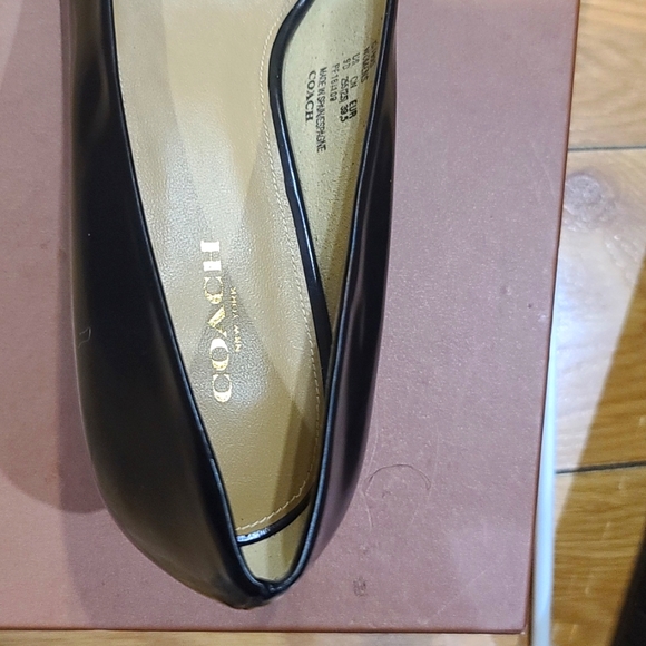 Low Heel COACH Shoes. BLACK COLOR, SIZE 9. - Picture 8 of 12
